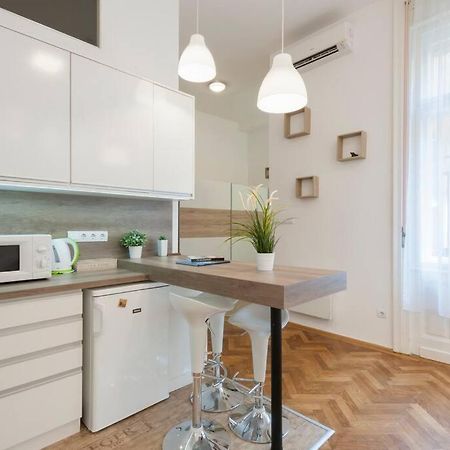 Szent Istvan Ter 4 Next To Basilica A 1 Bedroom Budapeşte Dış mekan fotoğraf