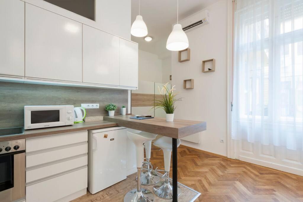 Szent Istvan Ter 4 Next To Basilica A 1 Bedroom Budapeşte Dış mekan fotoğraf